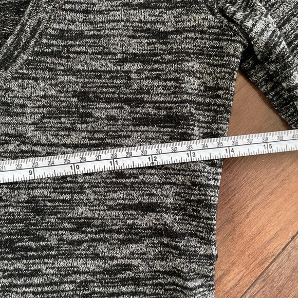 Aritzia Wilfred Free Luma Cut Out Tee - Picture 11 of 14